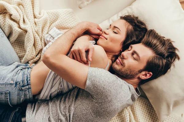 5 Effective Ways How to Make a Gemini Man Happy